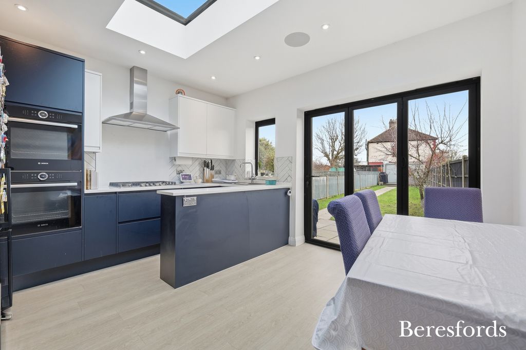 Property photo 2 of 19 Picture No. 05