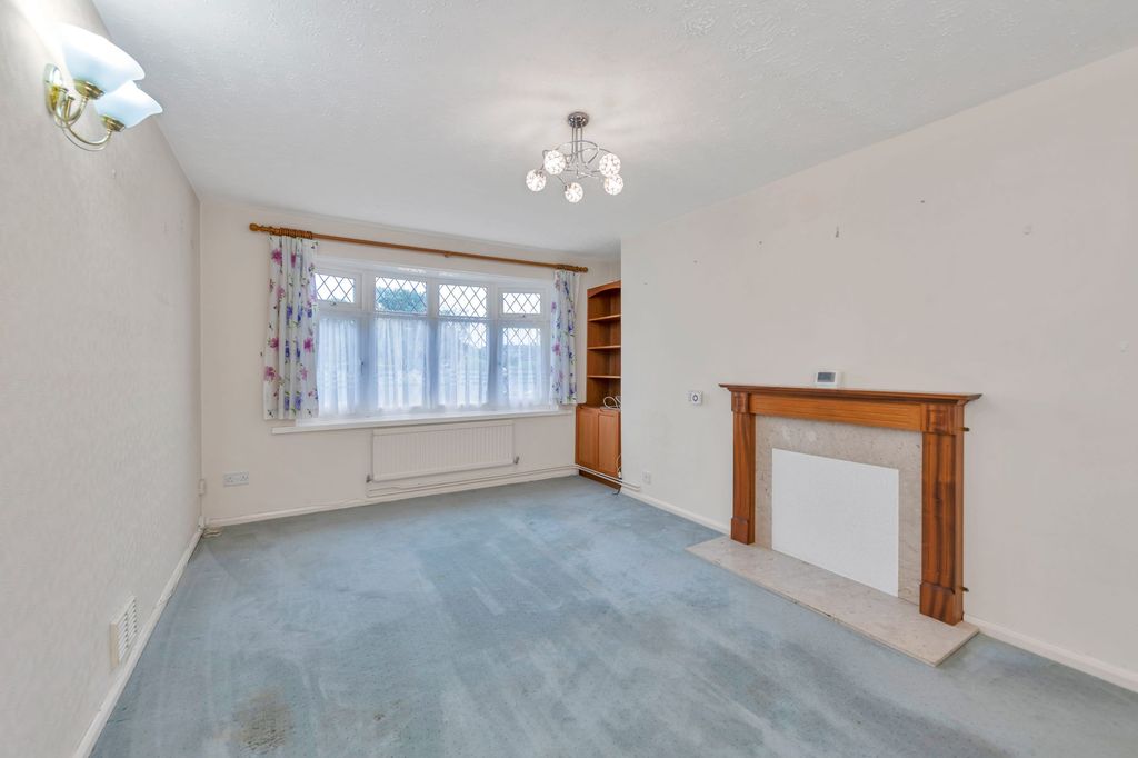 Property photo 2 of 9