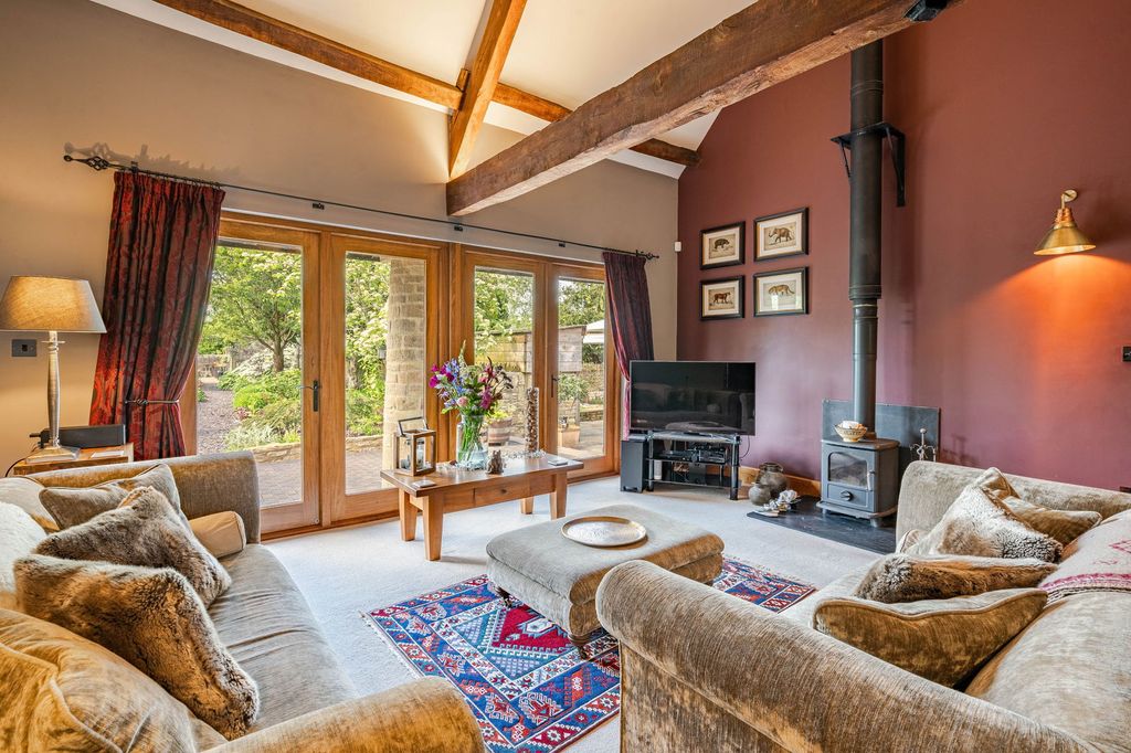 Property photo 2 of 19