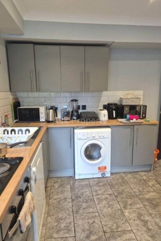 Property photo 2 of 3