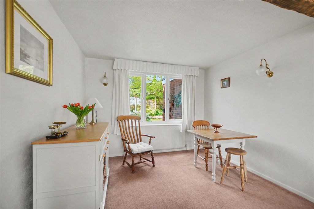 Property photo 3 of 27 Lounge/Diner