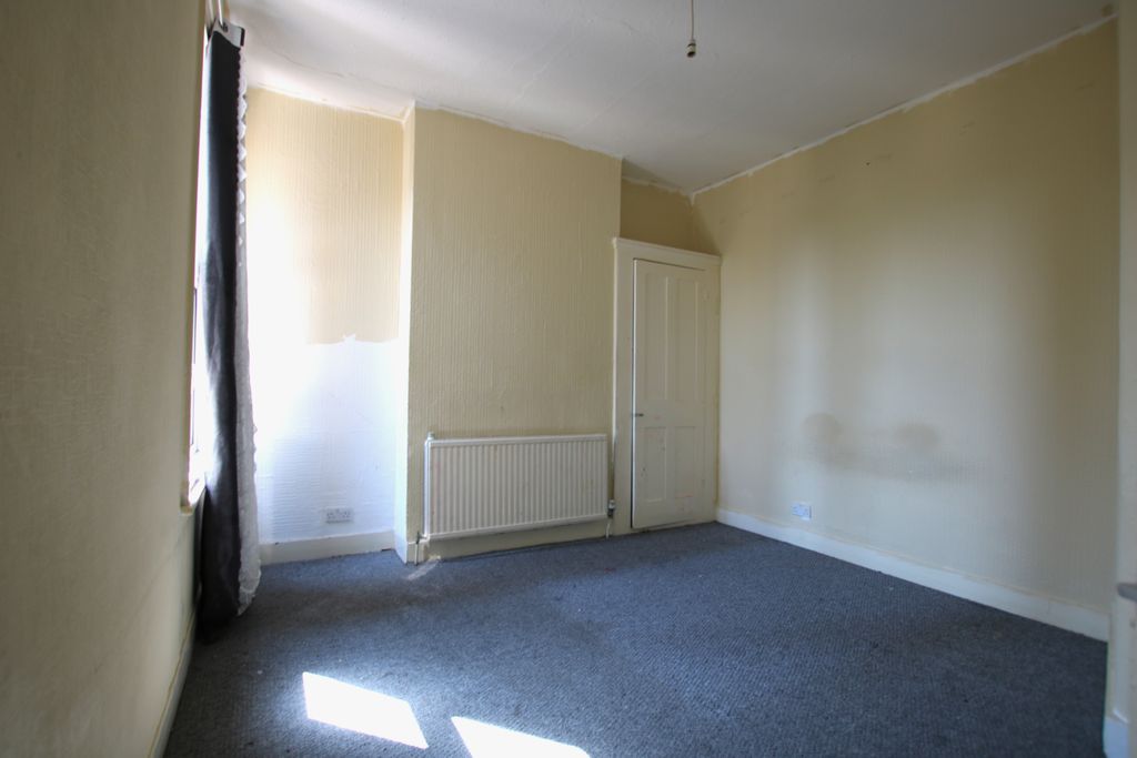 Property photo 3 of 10 Bedroom 1