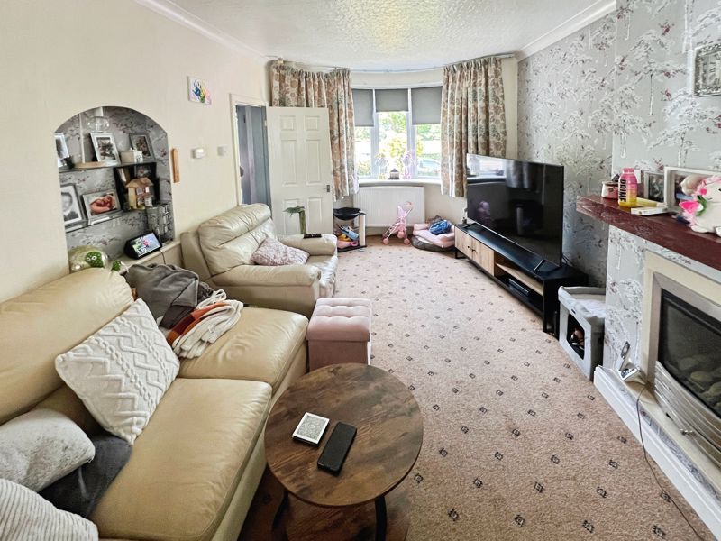 Property photo 2 of 13 Lounge