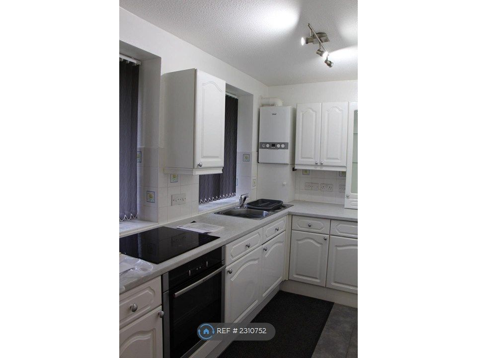Property photo 2 of 6 Kitchen