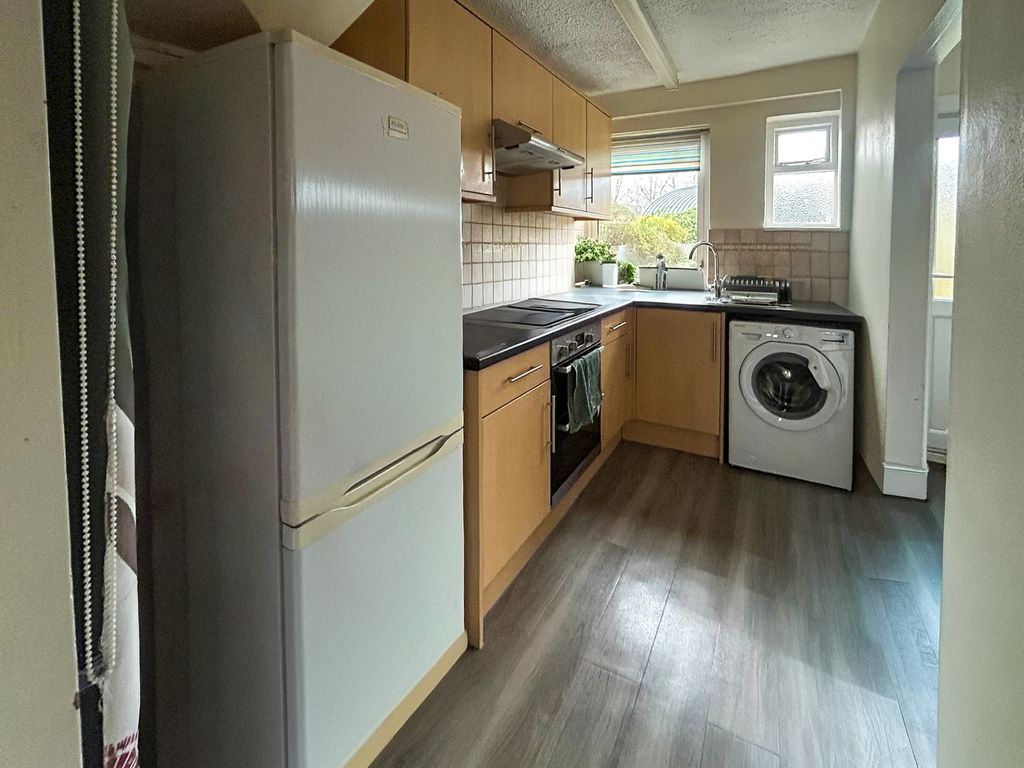 Property photo 2 of 12 Kitchen