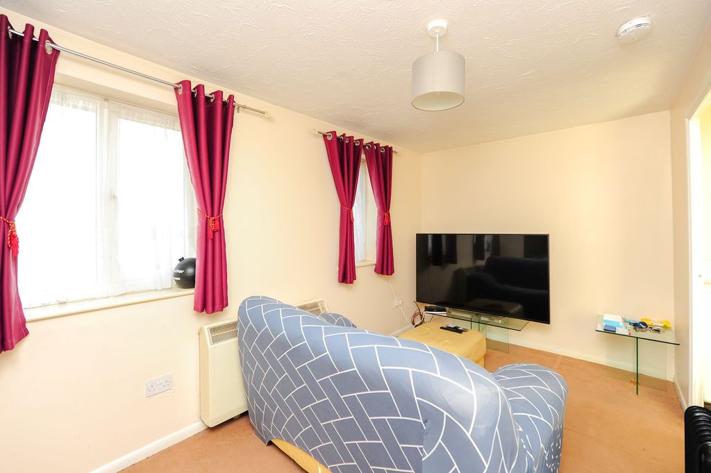 Property photo 2 of 5