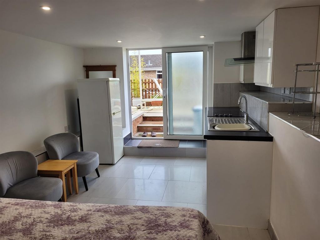 Property photo 3 of 11 Living Room Pt2.Jpg