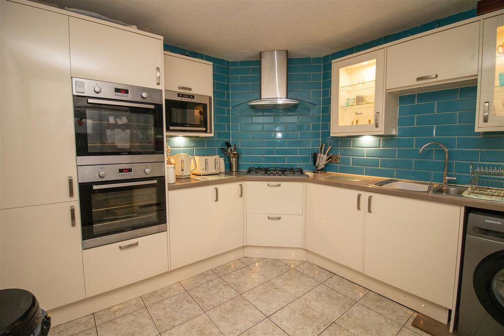 Property photo 3 of 33 Img_8968.Jpg