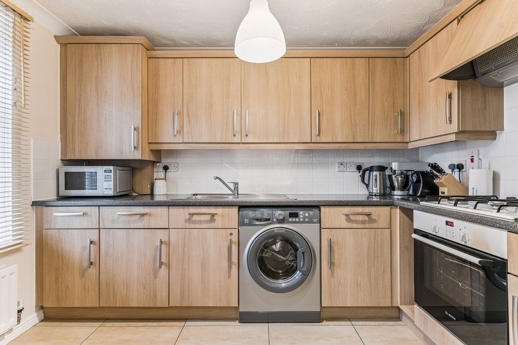 Property photo 3 of 12