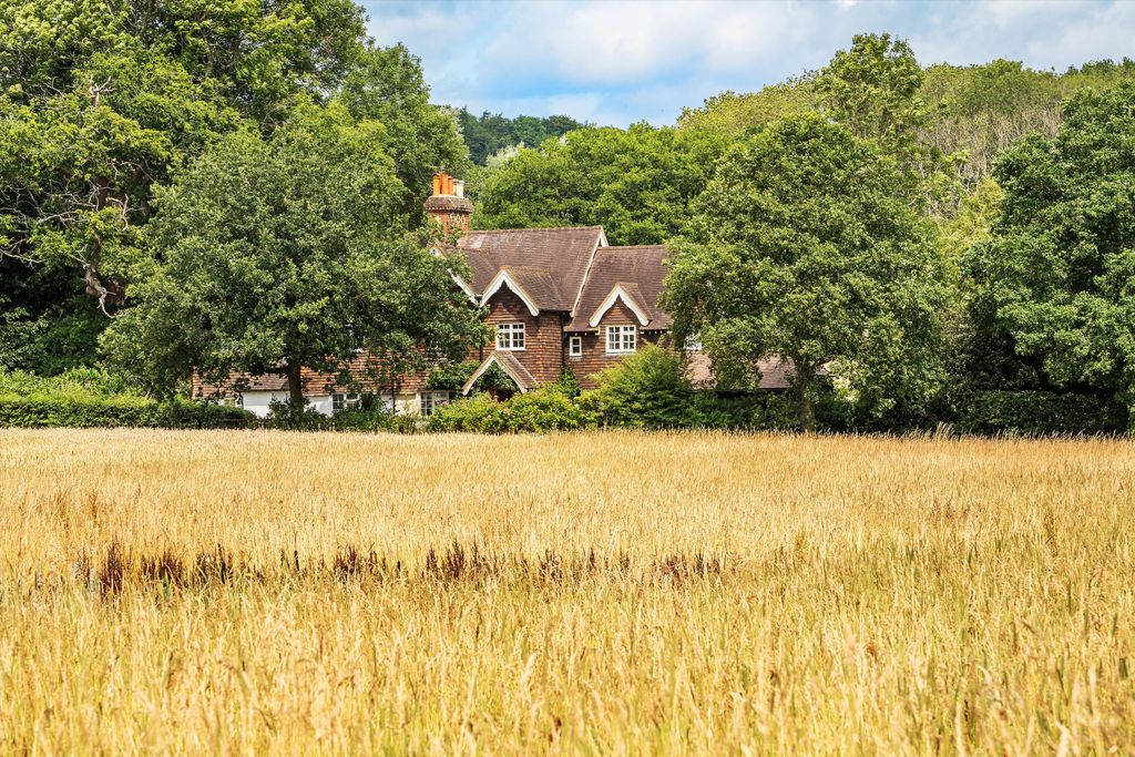 Property photo 1 of 19 Image