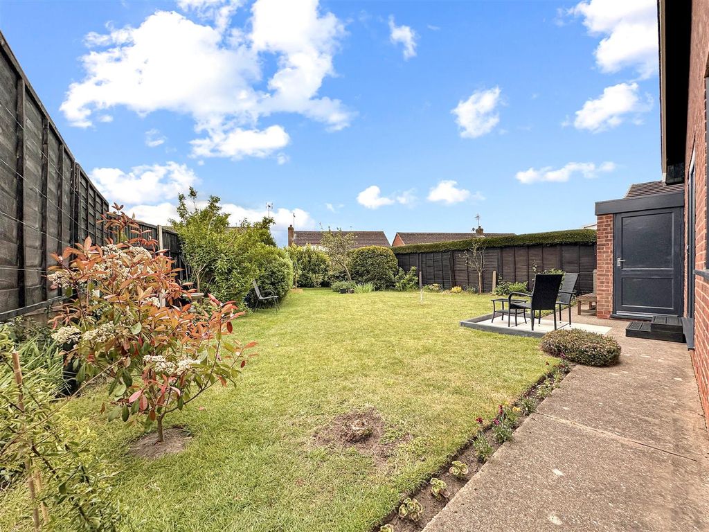 Property photo 3 of 22 Generous South Facing Garden 595