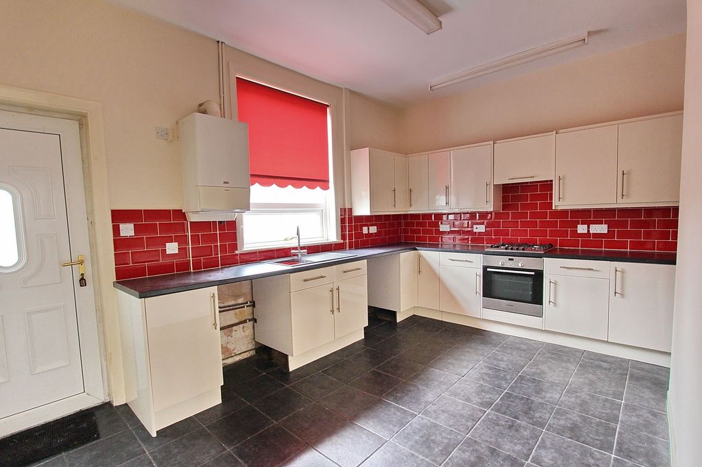 Property photo 3 of 13