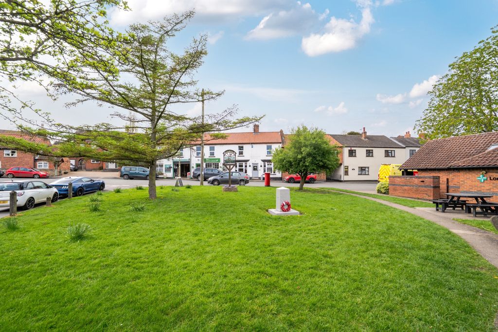 Property photo 3 of 19 1441528-16-69De71A8Cf990