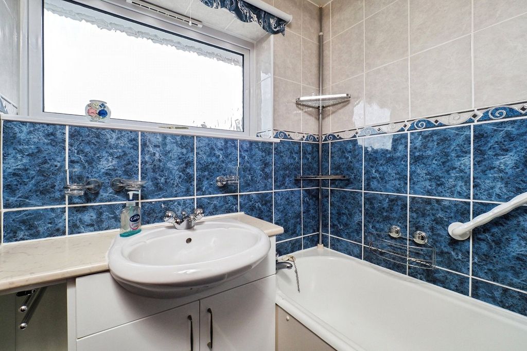 Property photo 3 of 17 Lounge Diner