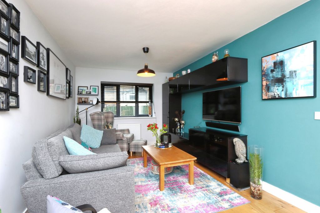 Property photo 2 of 27 Img_9935