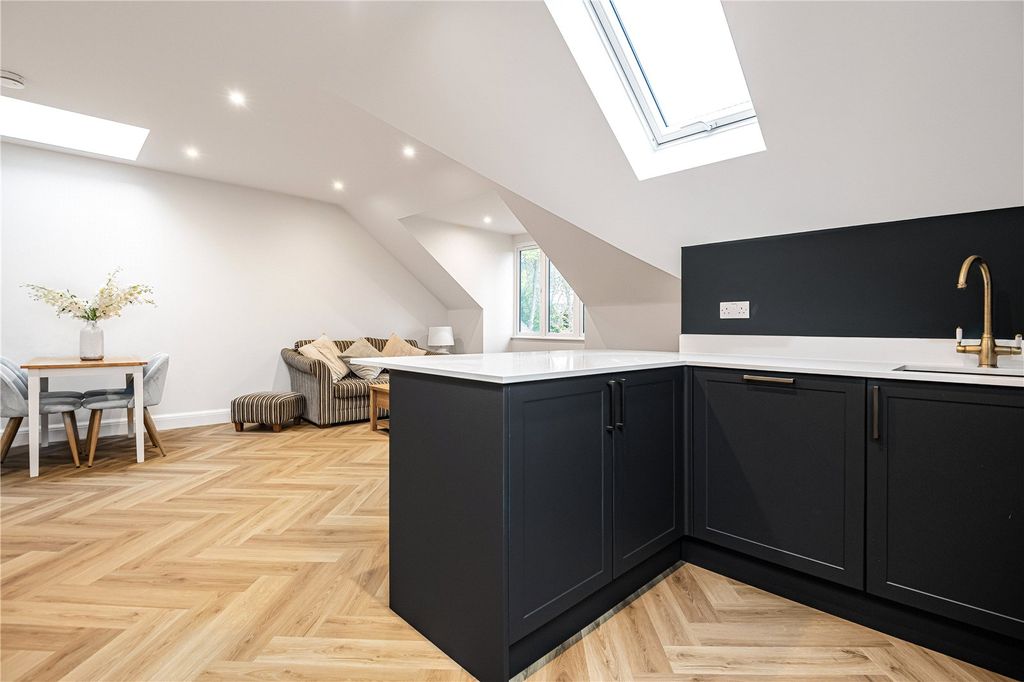 Property photo 2 of 14 Picture No. 93