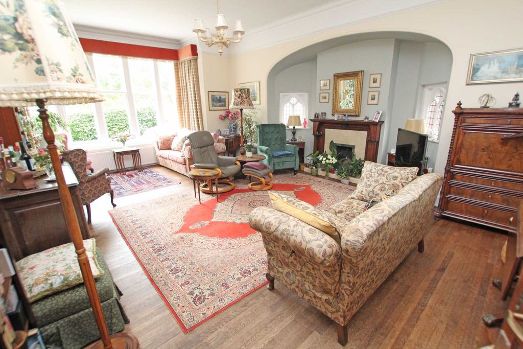 Property photo 2 of 13