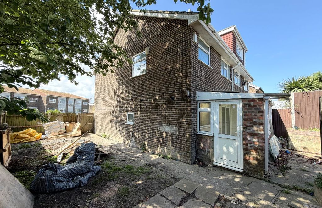 Property photo 2 of 3