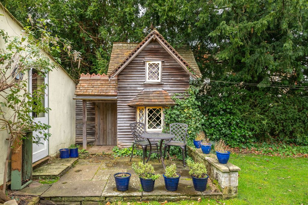 Property photo 3 of 34