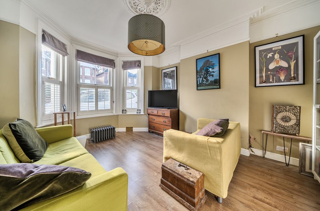 Property photo 2 of 15 1399782-33-6967d9...