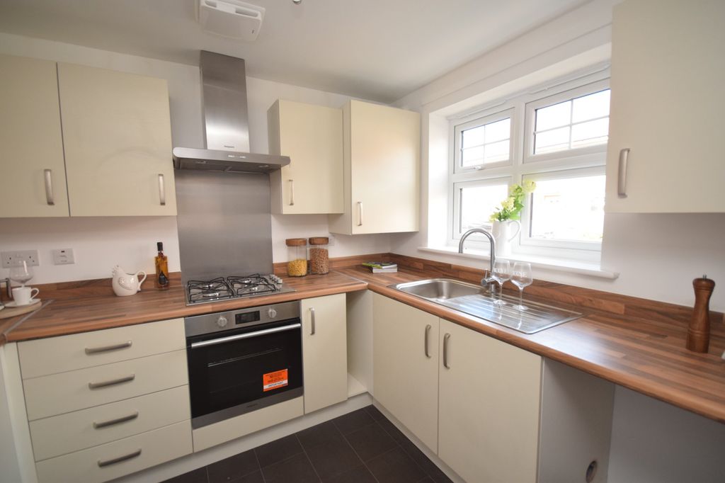 Property photo 2 of 11