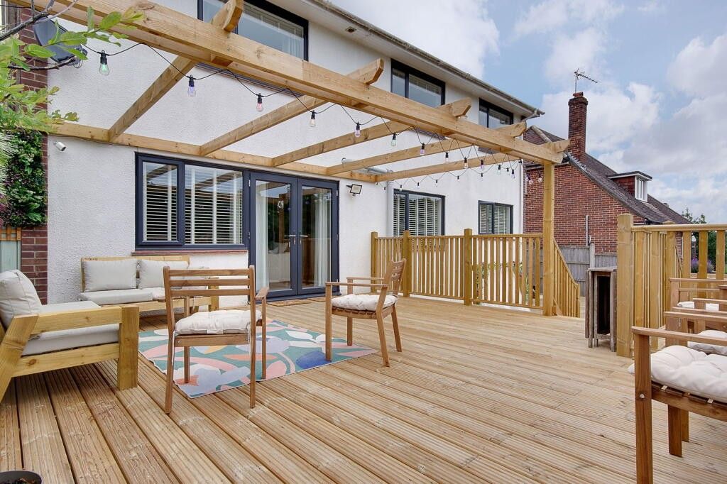 Property photo 2 of 18