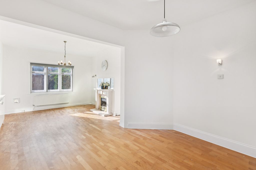 Property photo 3 of 15 Dining | Reception