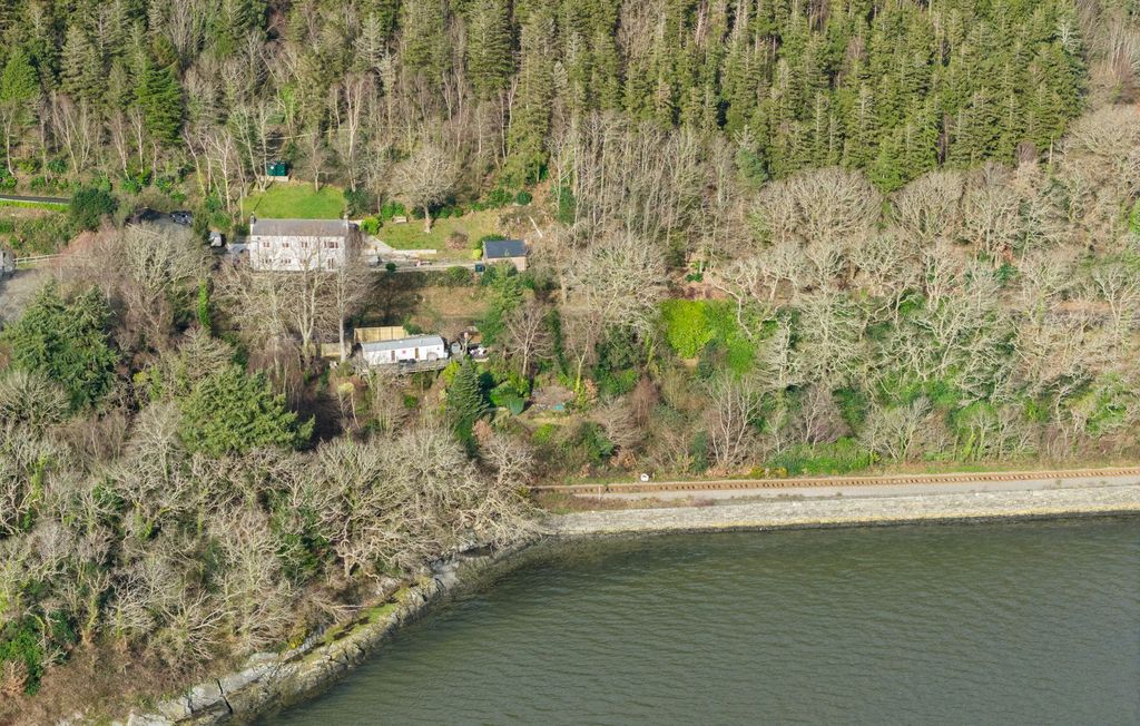 Property photo 3 of 43