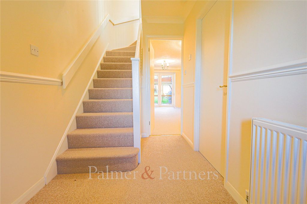 Property photo 2 of 9 Picture No. 13