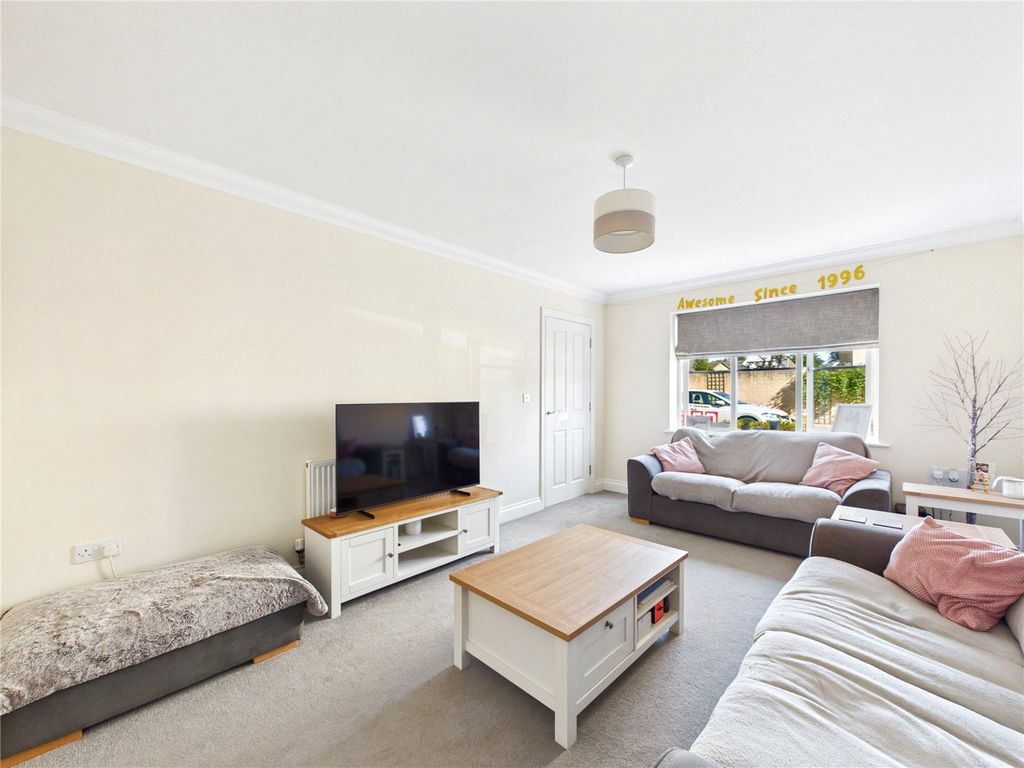 Property photo 2 of 13 Picture No. 12