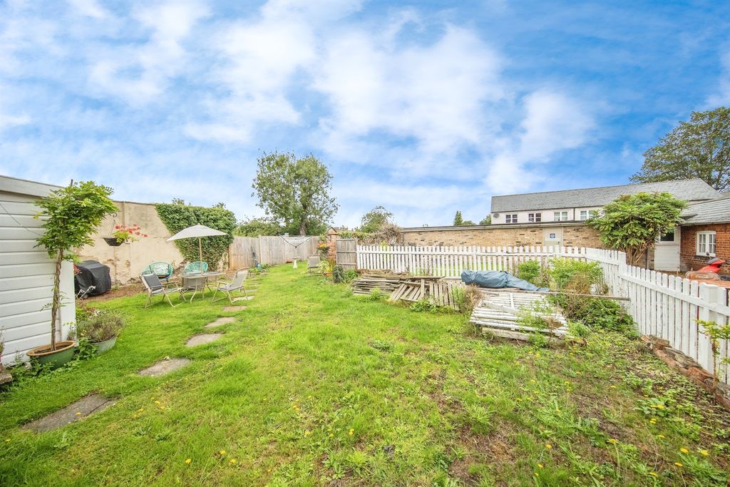 Property photo 3 of 14