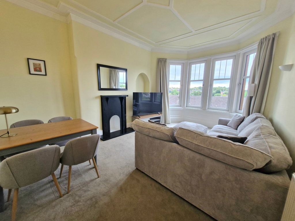 Property photo 2 of 8 Lounge