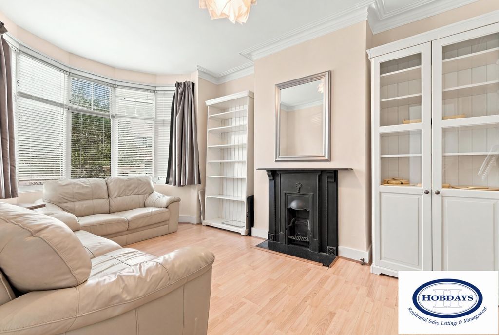 Property photo 2 of 18 5474213