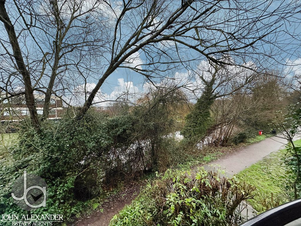 Property photo 2 of 18 20260127_141656124_0.5