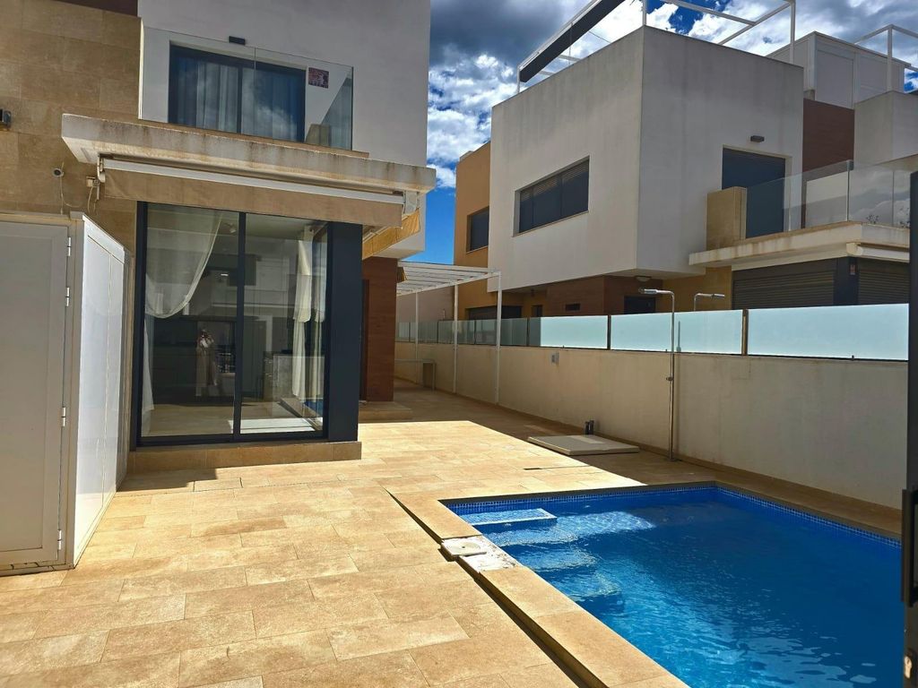 Property photo 2 of 50