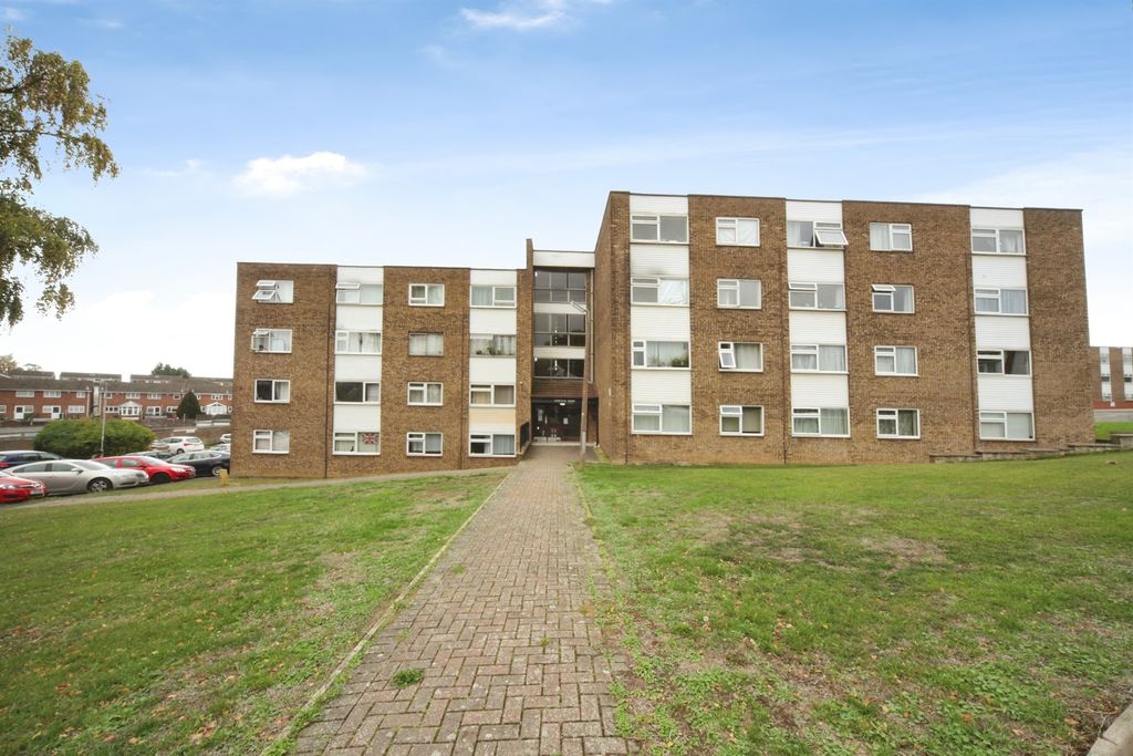 Property photo 1 of 8