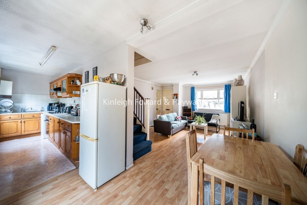 Property photo 2 of 6 5