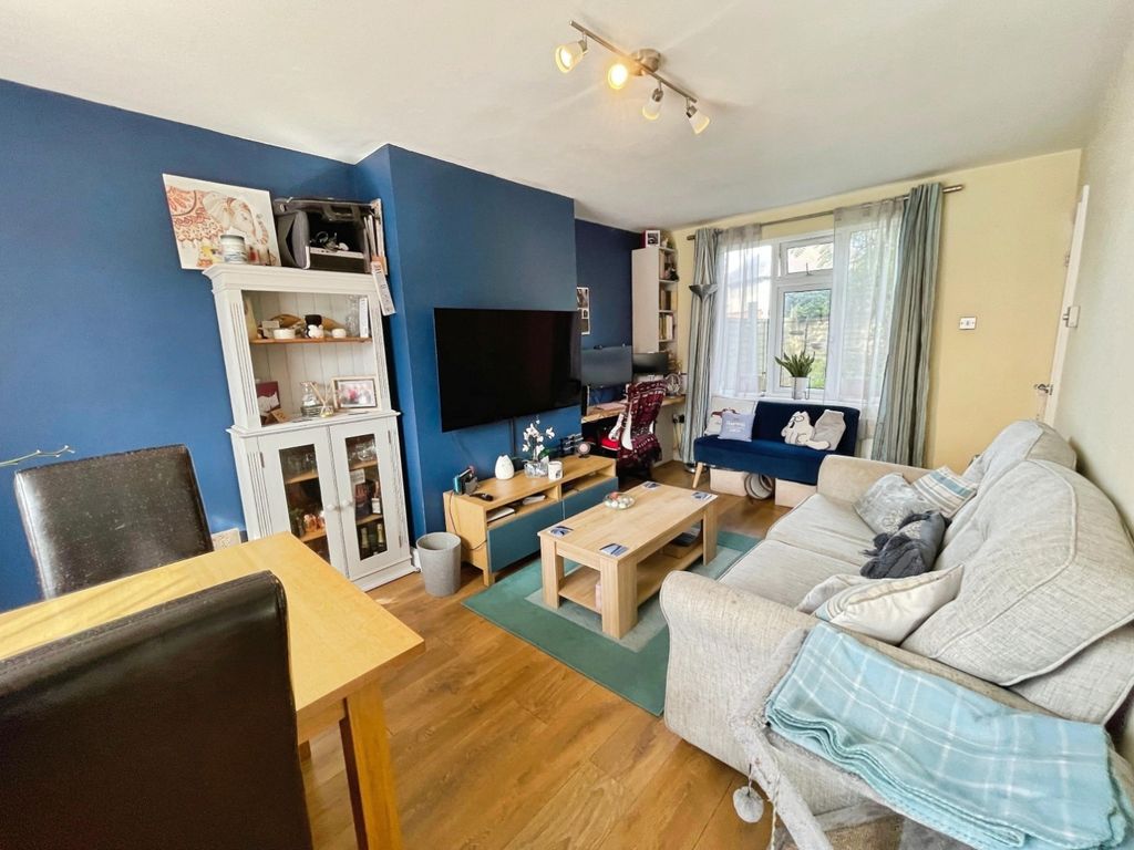 Property photo 3 of 20 Pbox-Img.Jpg