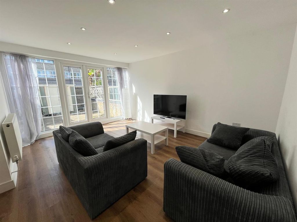 Property photo 2 of 12 Whatsapp Image 2026-03-17 At 14.32.23 (7).Jpeg