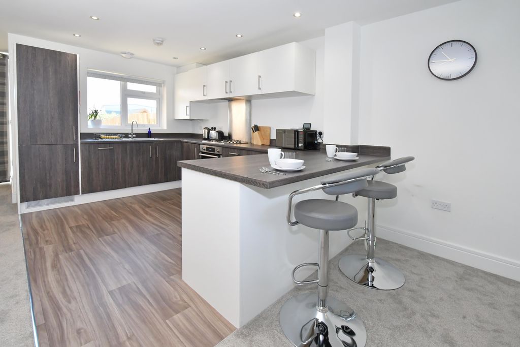 Property photo 3 of 14 13Rw - 1 Kitchen