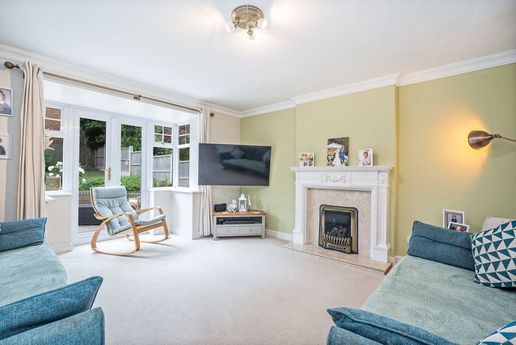Property photo 2 of 31