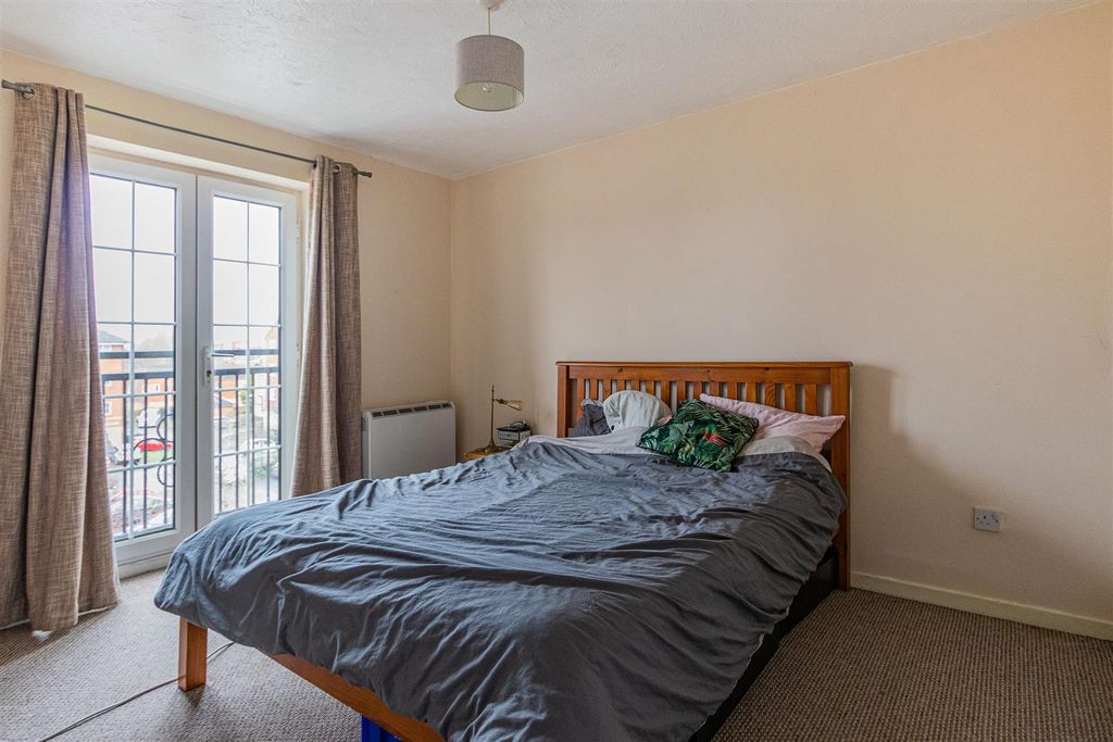 Property photo 3 of 12 Seager Drive 94 (1 Of 12).Jpg