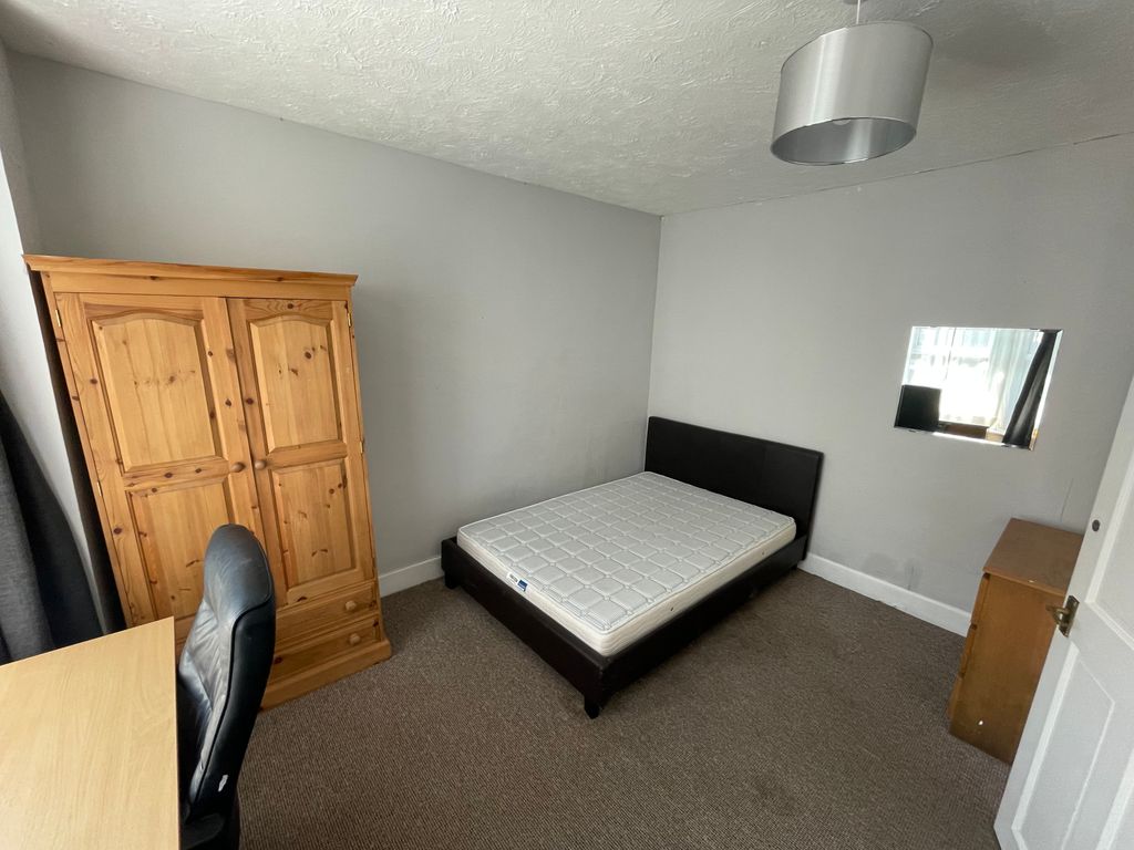 Property photo 2 of 16 Image