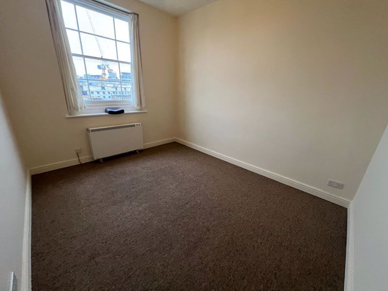 Property photo 3 of 8 Photo 6