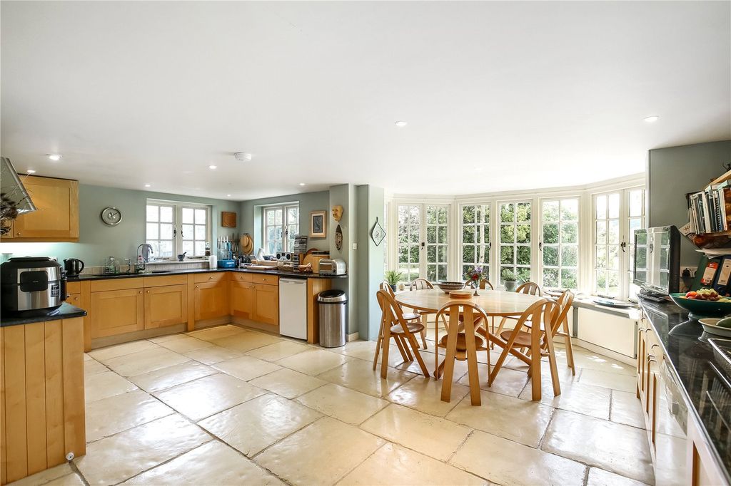 Property photo 3 of 21 Kitchen
