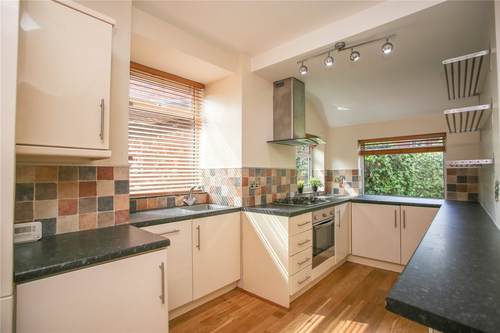 Property photo 3 of 14 Picture 3