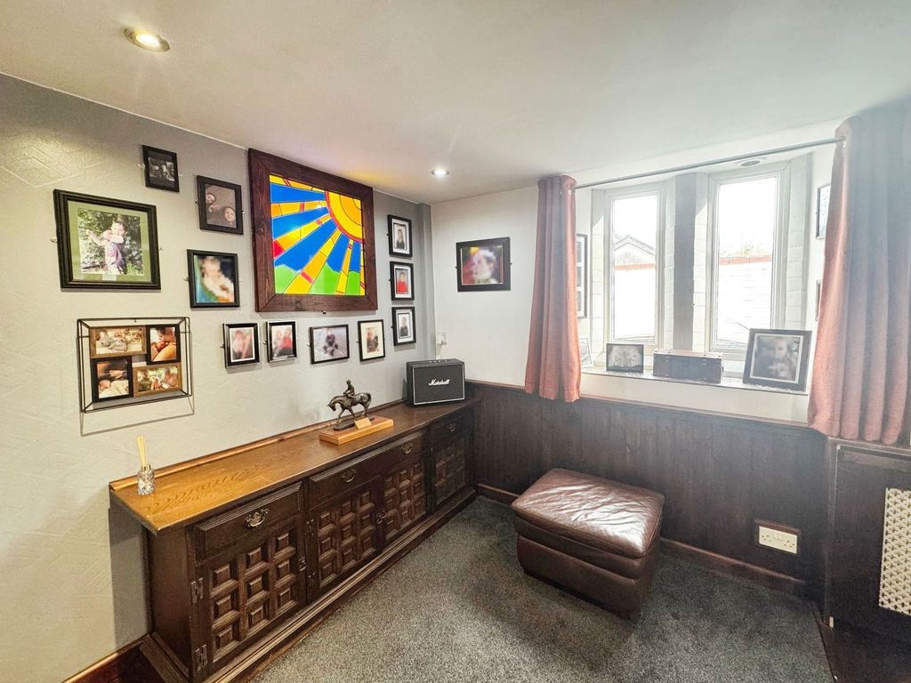 Property photo 3 of 36