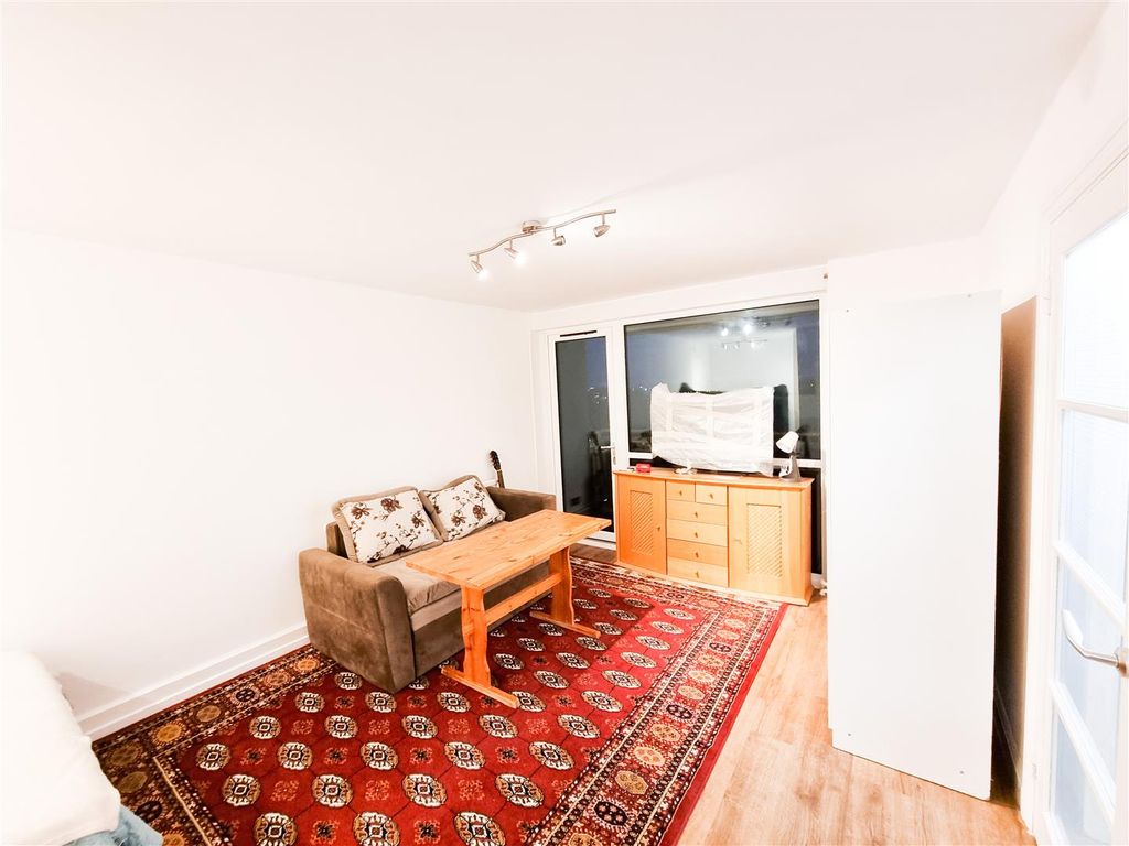 Property photo 2 of 8 8.Jpg