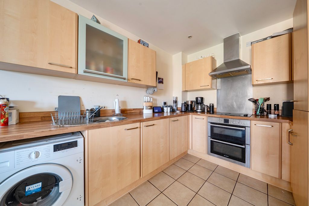 Additional image 4 of 2 bed flat for salePasteur Drive, Old Town, Swindon SN1