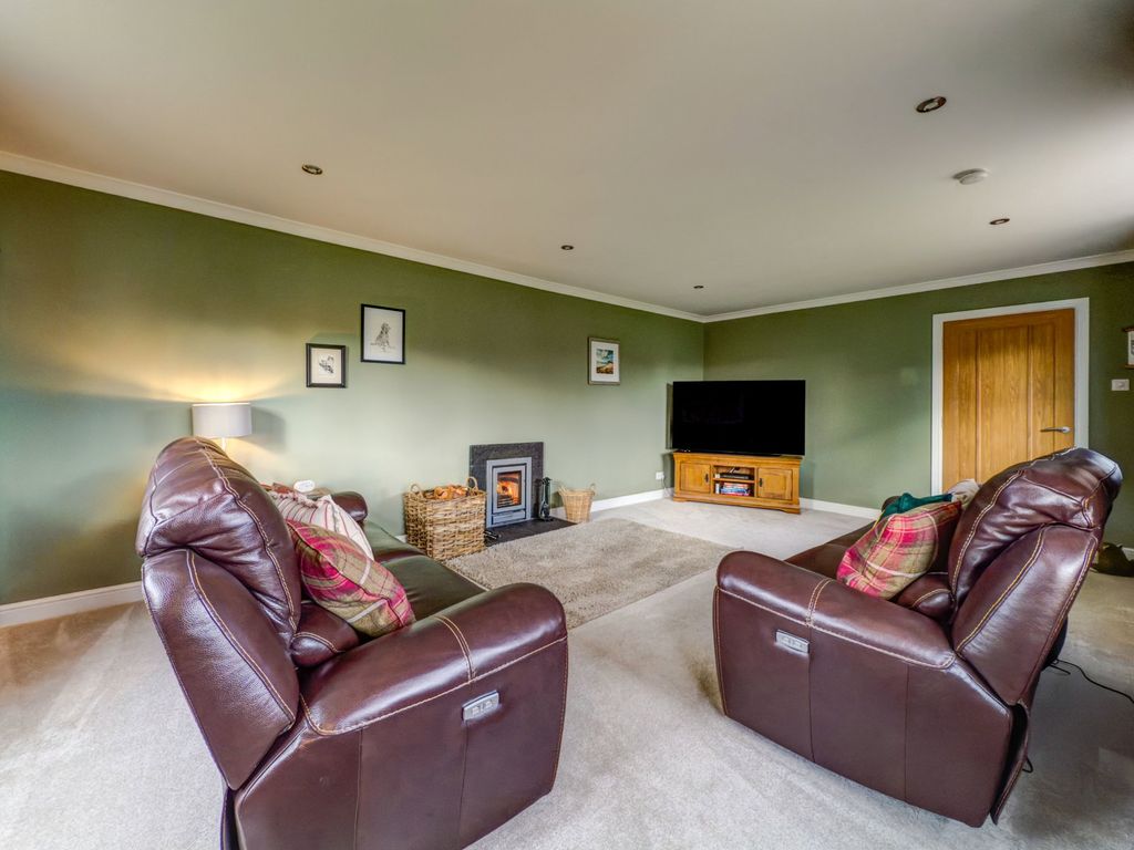 Property photo 3 of 28